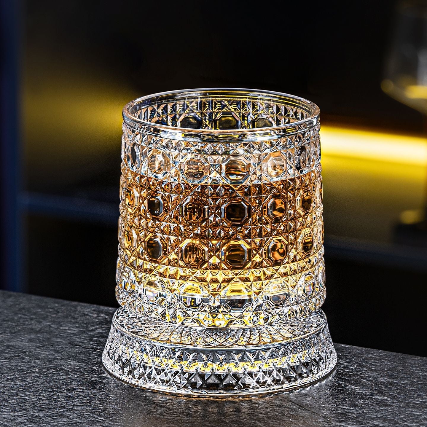 Luxury 360° Spinning Crystal Glass – Star-Cut Stress Relief Whiskey & Wine Glass, Elegant European Barware Gift，Rotating Glass Cup Spinning Glass Cup